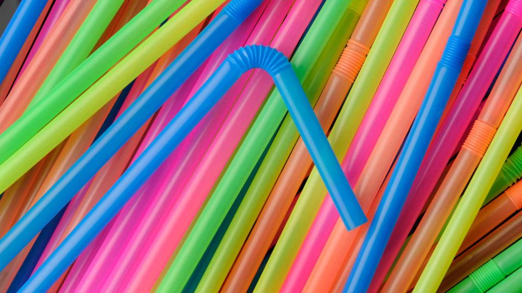 Poll: More Canadians condemn plastic straws than abortion