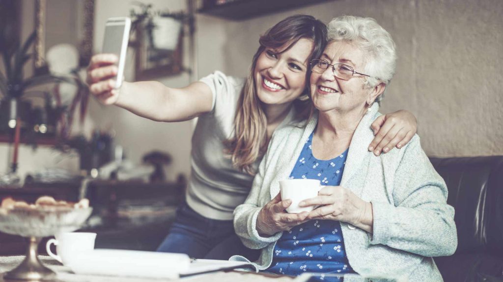 3 reasons to praise God for social media